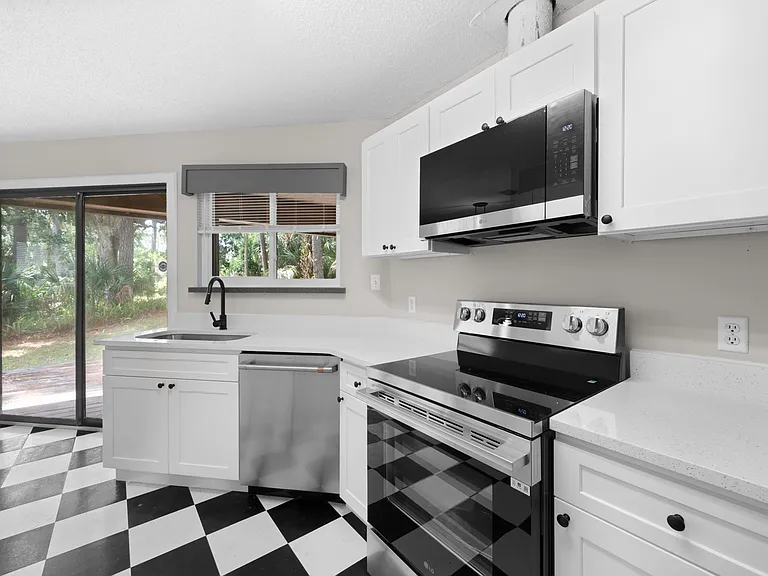 119 Palm Valley Woods Dr — Photo 4