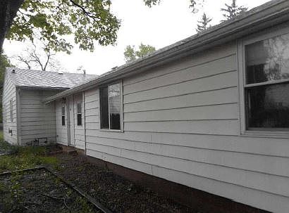 4th image of 907 W Jefferson Blvd