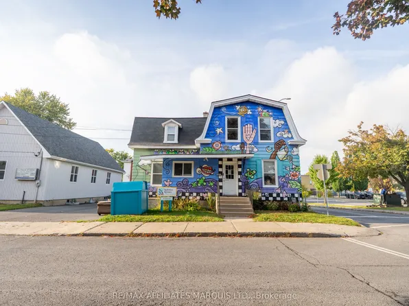 101 3rd St W, Cornwall, ON K6J 2N9