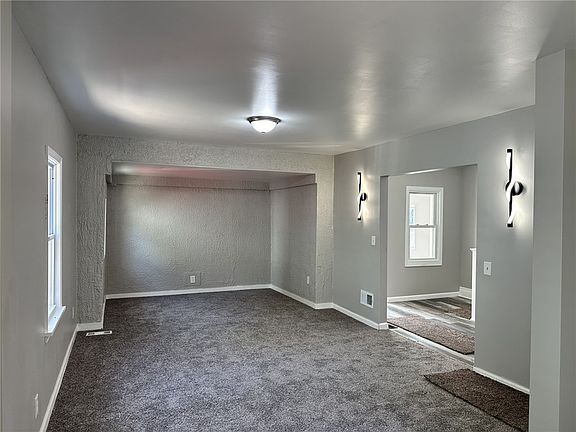 4th image of 11 Santee St