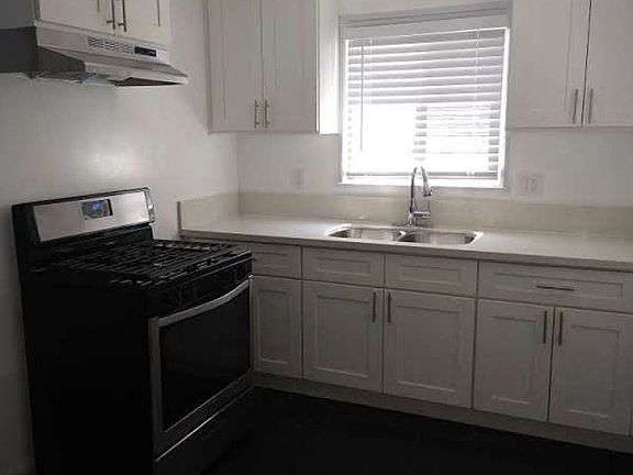 3rd image of 727 Olive Ave APT 3