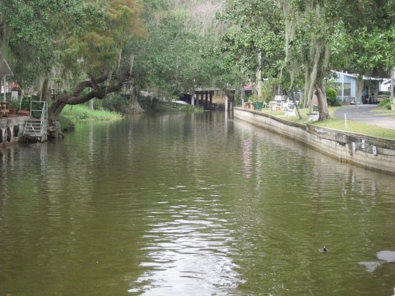4th image of 25 Lake Ave