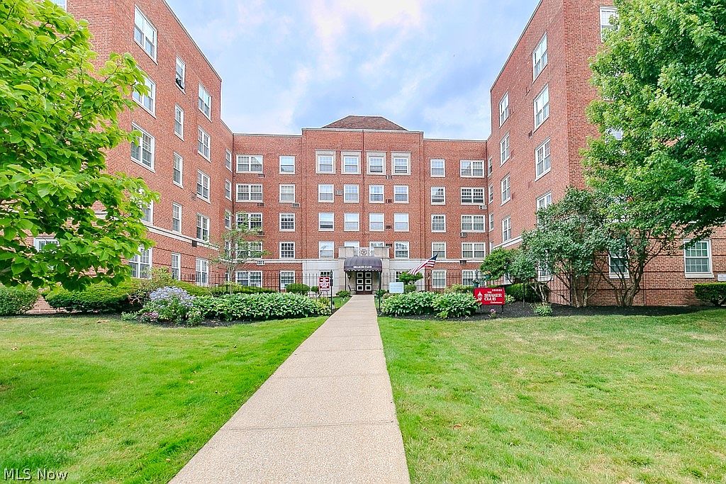 19201 Van Aken Blvd APT 313