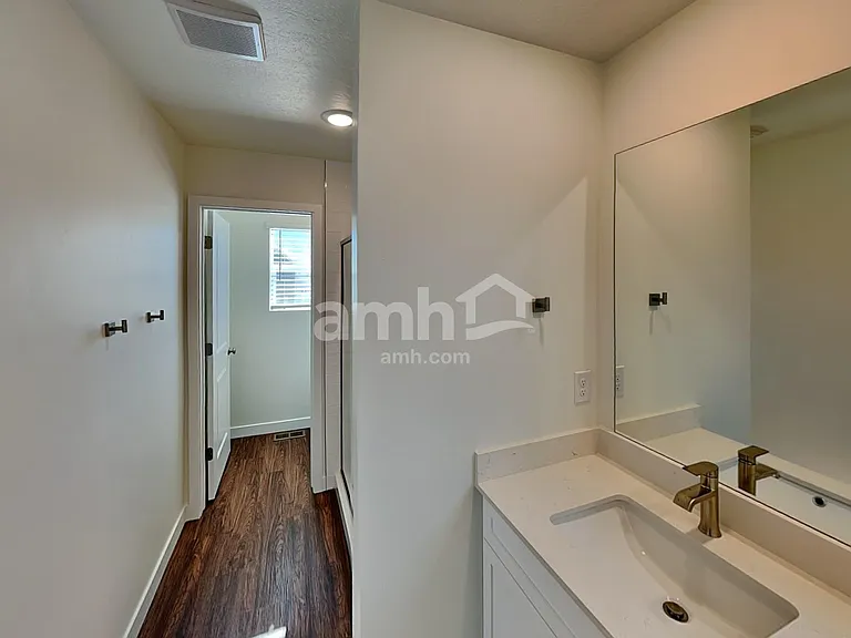 3571 N Caitlyn St — Photo 8
