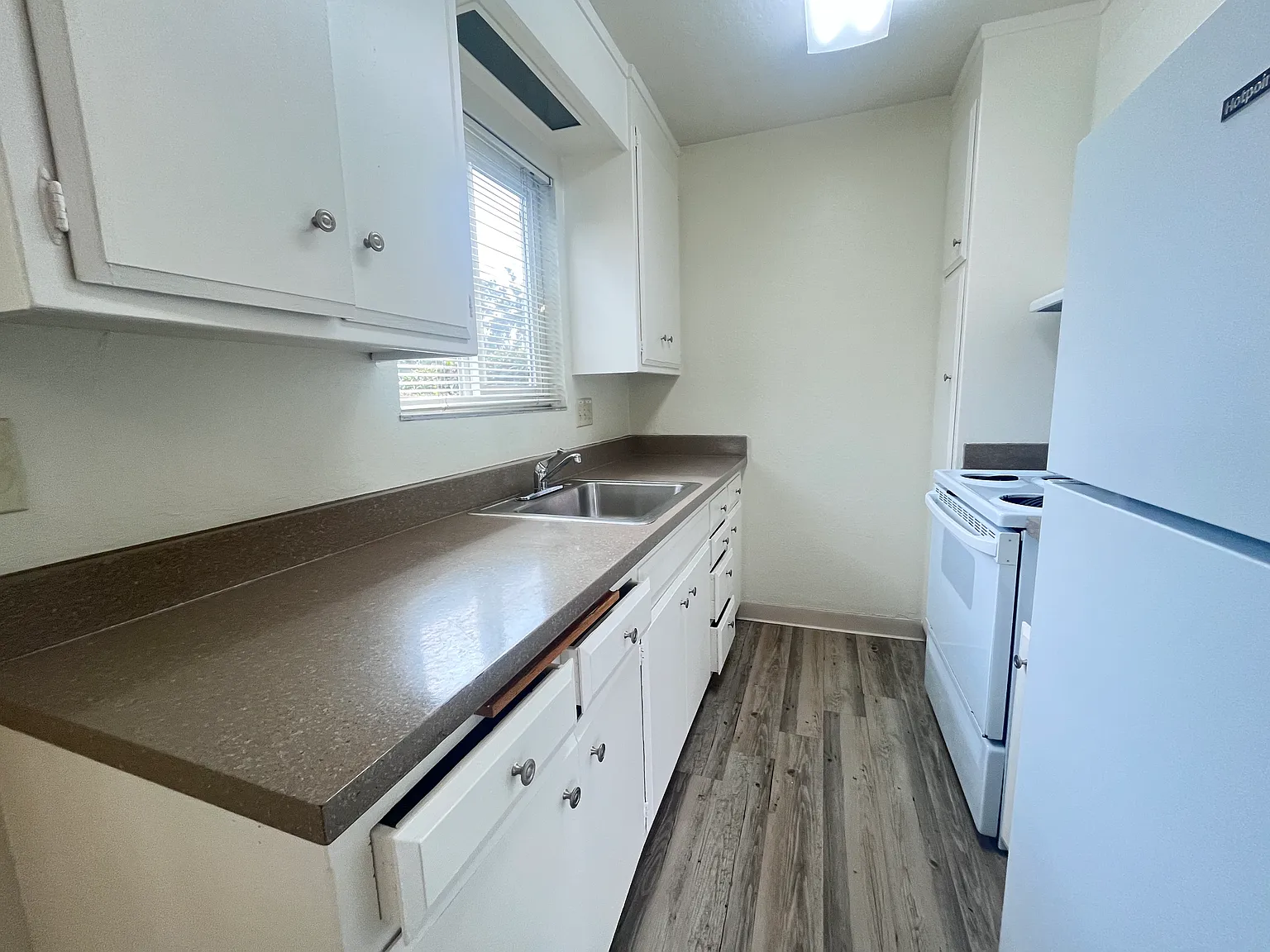 1 bed, 567 sqft, $2,380 — Photo 3