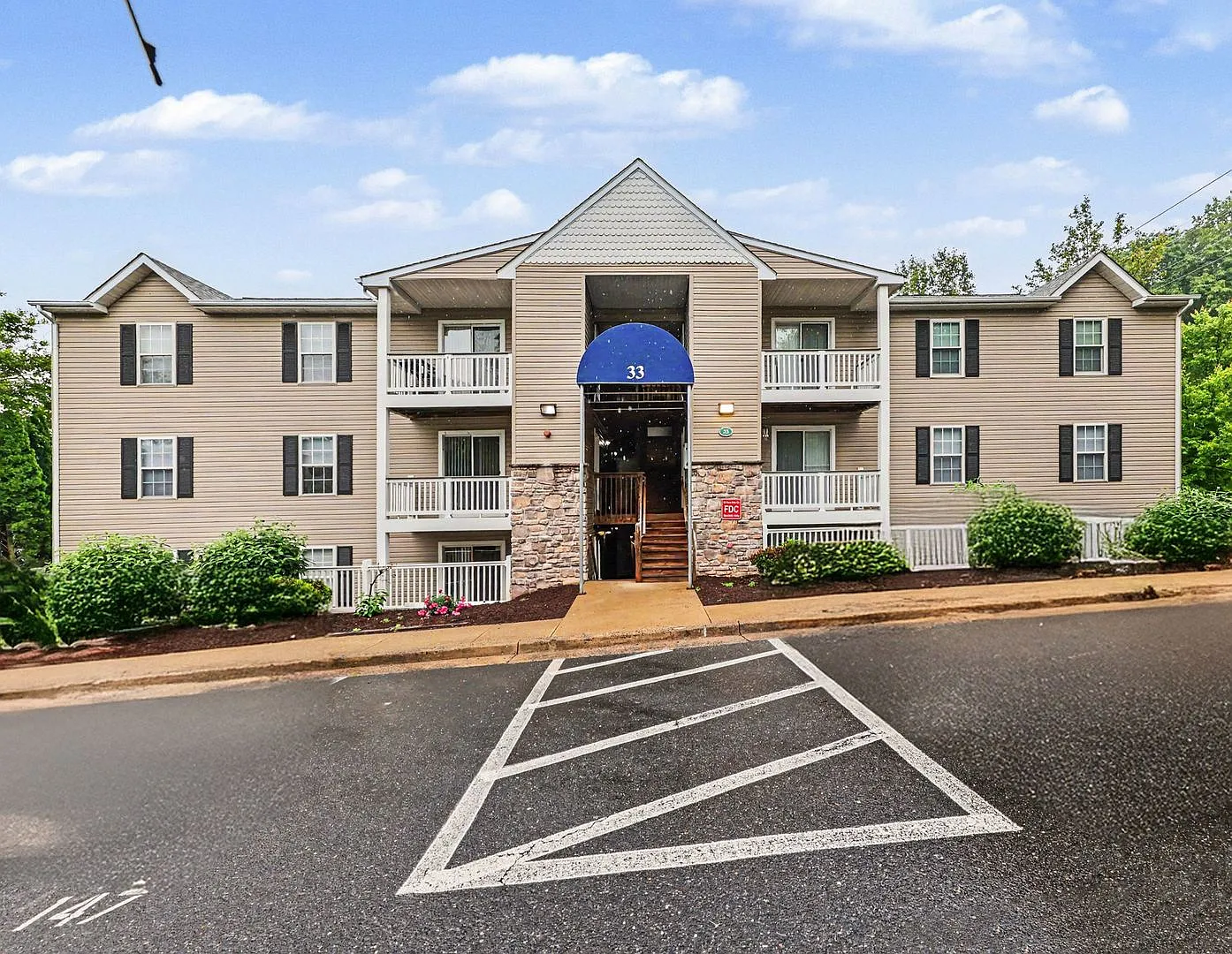 Condo For Rent Stafford — Photo 1