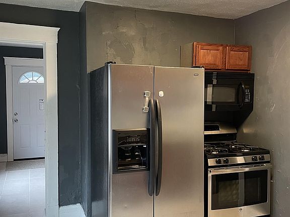 5th image of 2911 Ashland Ave