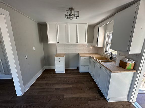 2nd image of 204 N Edinborough St