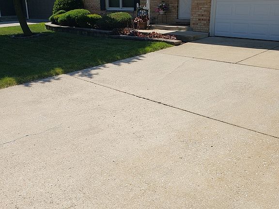 3rd image of 4117 187th Pl