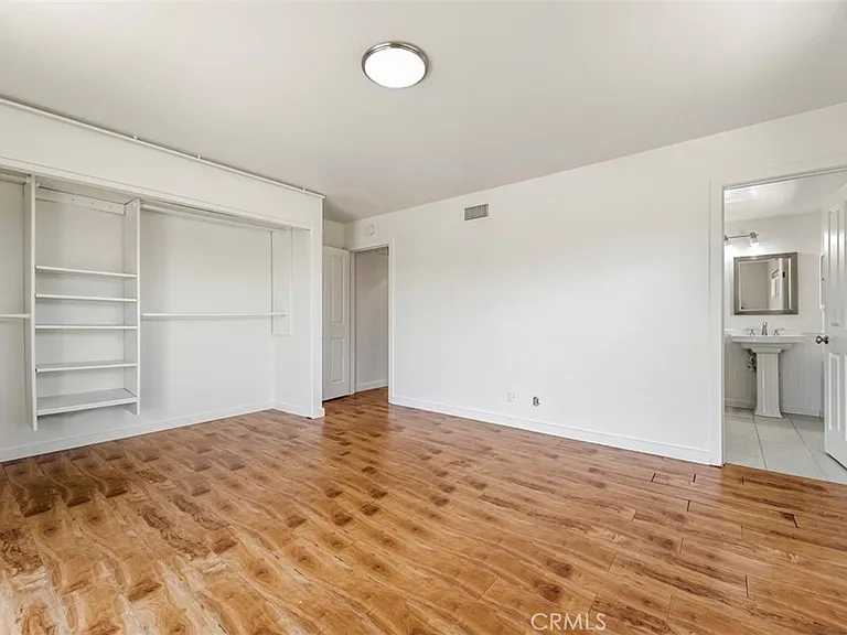 23932 Flores Ave — Photo 16