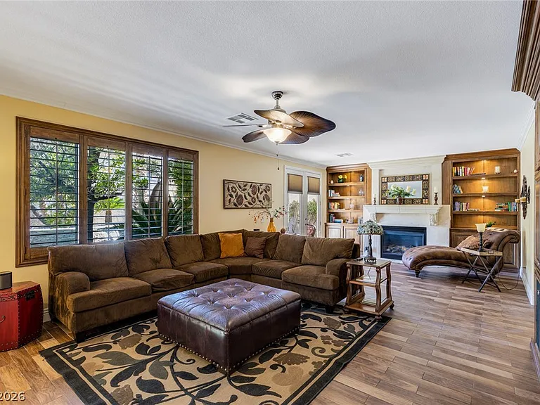 724 Pinnacle Heights Ln — Photo 11