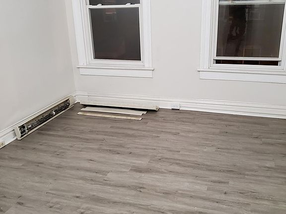 2nd image of 4 W Glen Ave #2