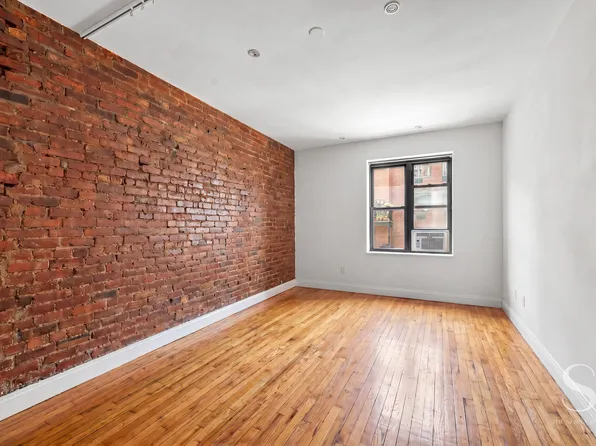 312 W 23rd St APT 2O, New York, NY 10011
