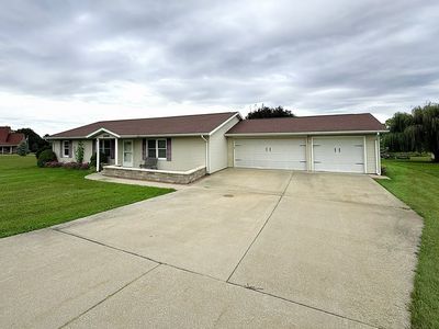 1910 Lakeview Ln, Dixon, IL, 61021