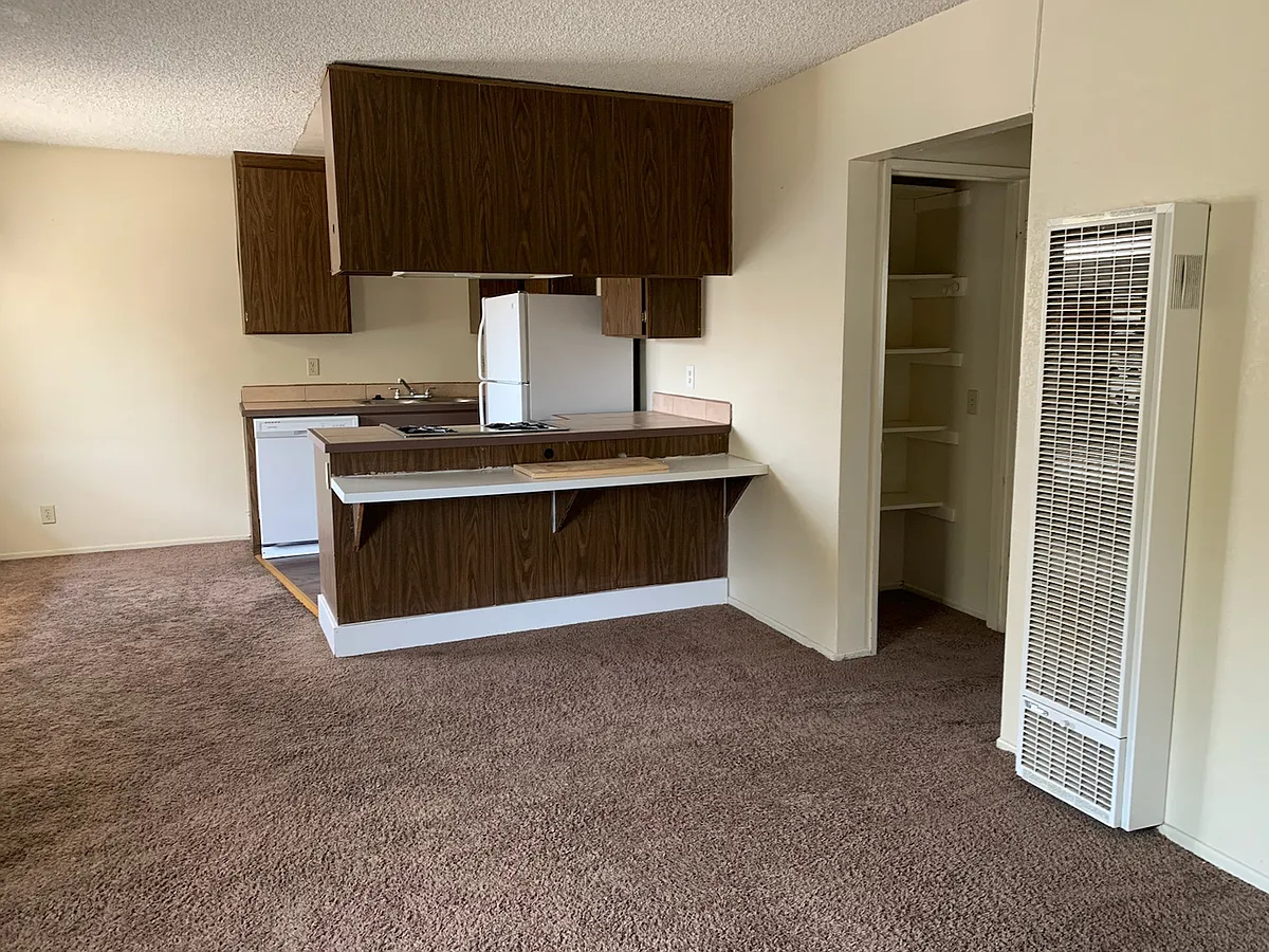 Building Photo - 55315 Santa Fe Trl #2