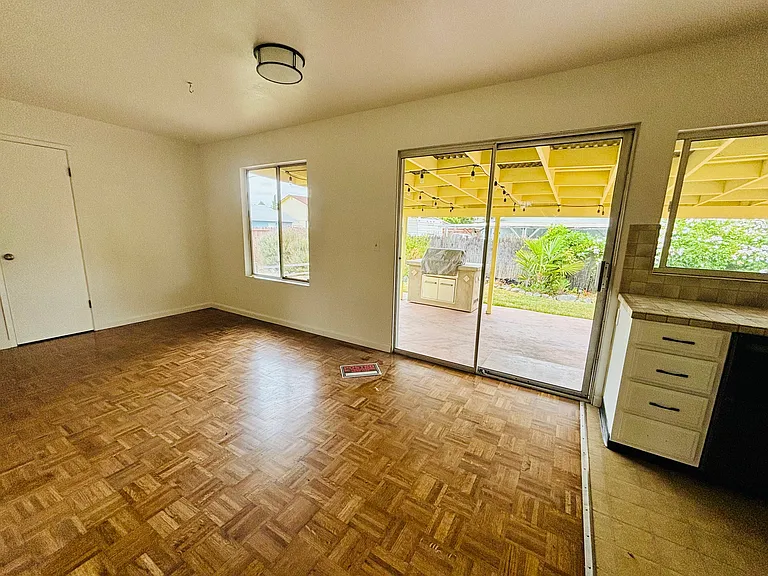 2400 Marty Ct — Photo 2