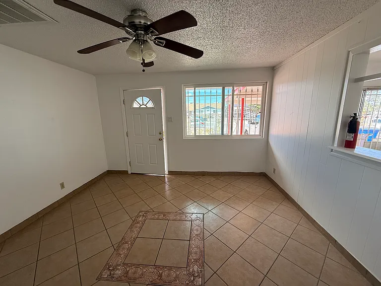 5012 Royal Dr — Photo 23