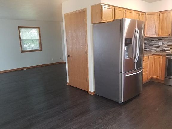 3rd image of 2240 Garden Dr