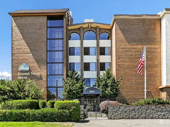 9023 Mary Avenue NW #206, Seattle, WA 98117