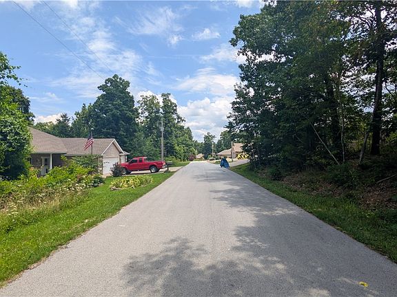 5th image of 16-29130-000 Lockton Dr #31
