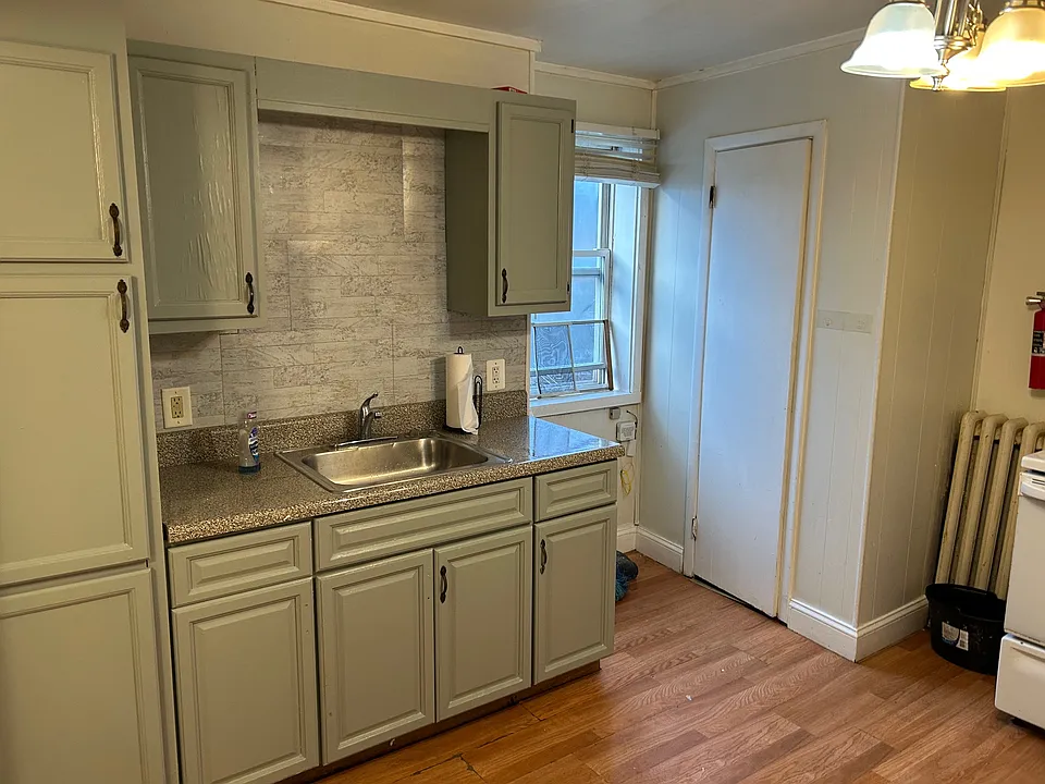 173 W Ridge St #3