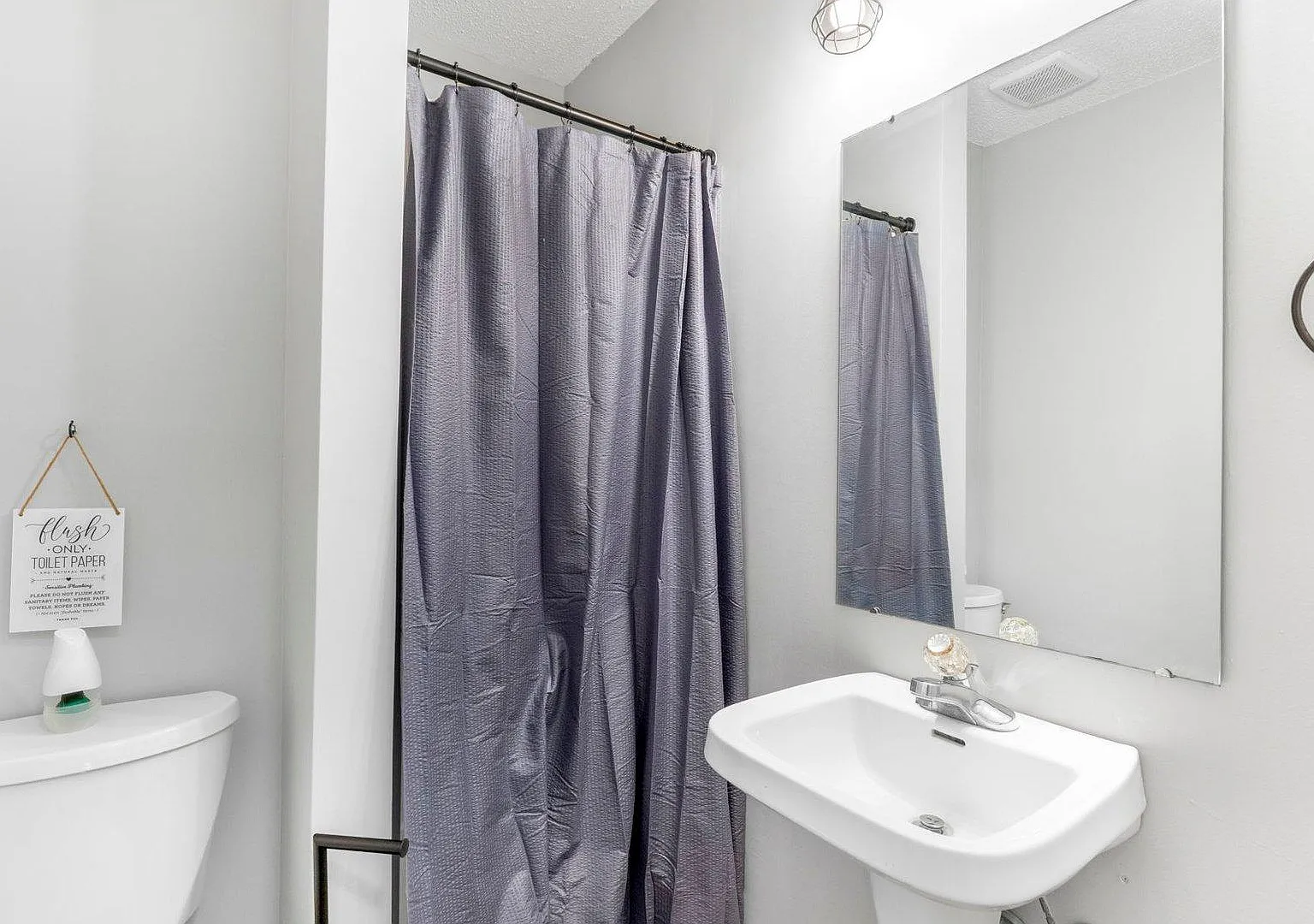 4 bed, 3.0 bath, 1700 sqft, $1,048 — Photo 3