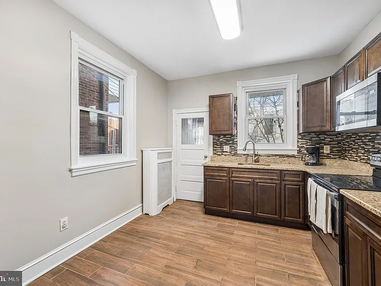 5428 Whitby Ave — Photo 8