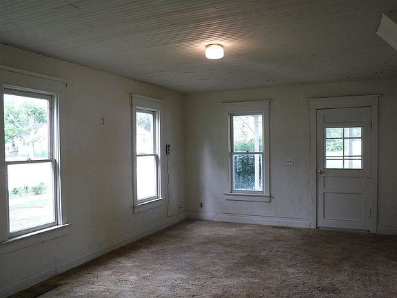 4th image of 510 S Washington St