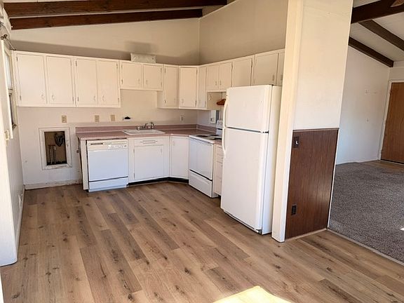 4th image of 107 13th St #1