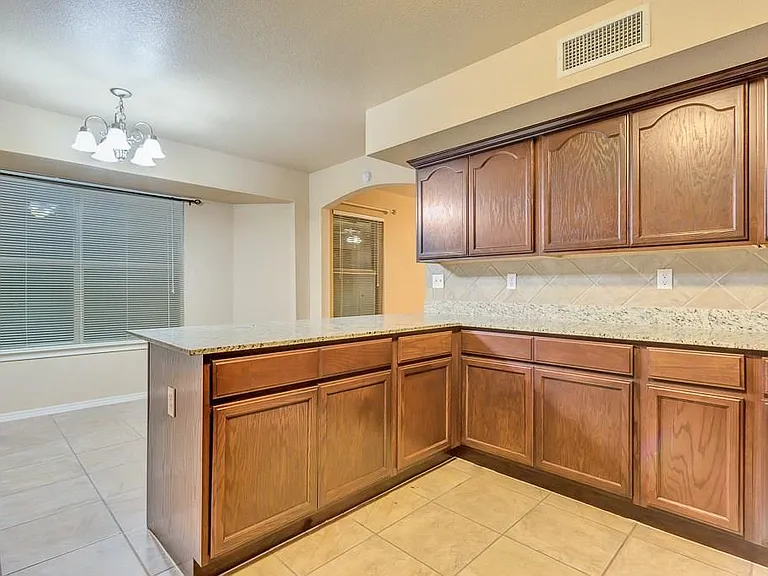 3925 Hueco Valley Dr — Photo 22