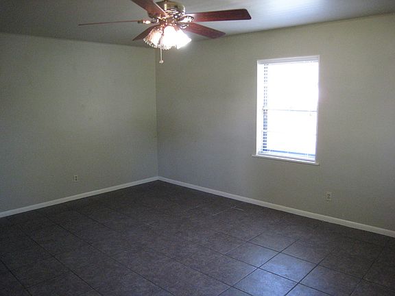 3rd image of 1129 Nancy Beth Dr