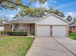 15107 Harness Ln, Webster, TX 77598