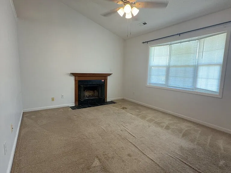 436 Dion Dr — Photo 2