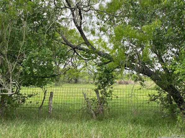 4043 State Highway 123 N, Stockdale, TX 78160