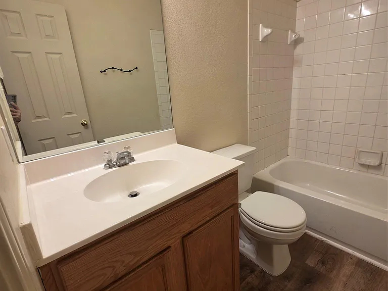 643 Hogan — Photo 14