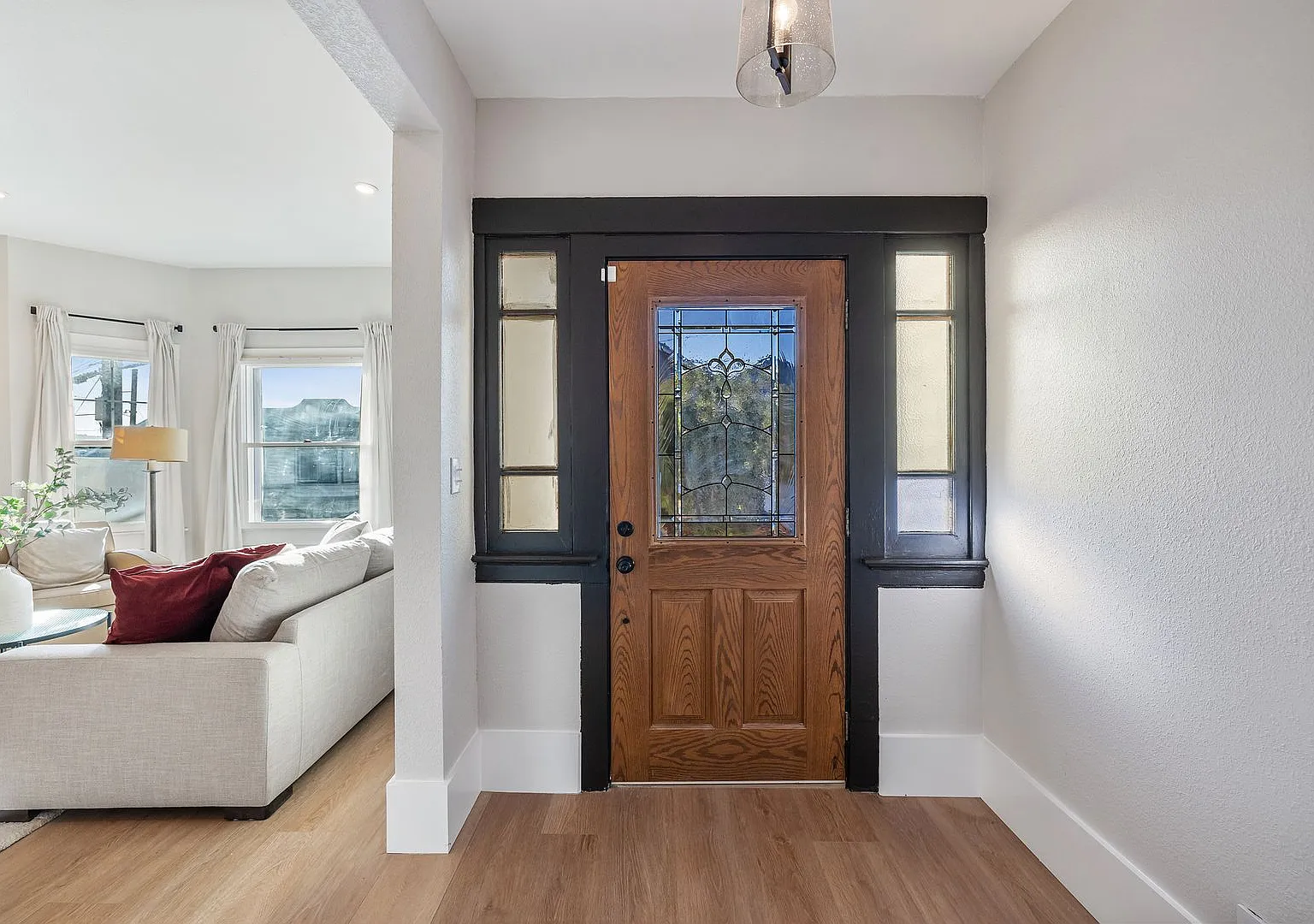 Open Tuesday 5:45pm-6:15pm. Remodeled 2-Story 3br/2.5ba Single Family Home (115 Cuvier) — Photo 3