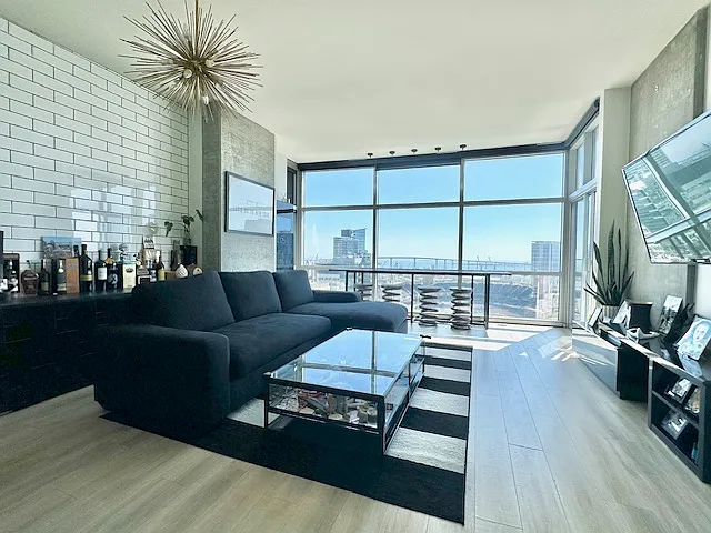 800 The Mark Ln #2307 — Photo 9