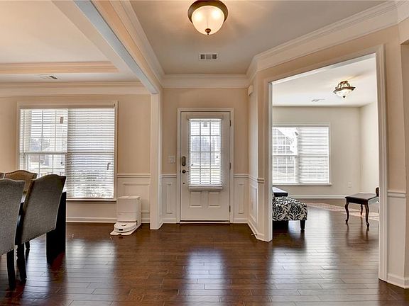 3rd image of 625 Glenish Ct