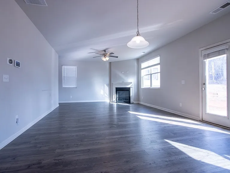 325 Park West Blvd — Photo 6