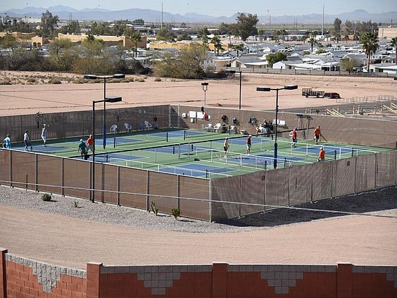LIGHTED PICKELBALL COURTS