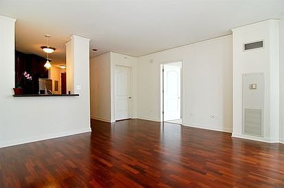 4th image of 420 E Waterside Dr Unit 414