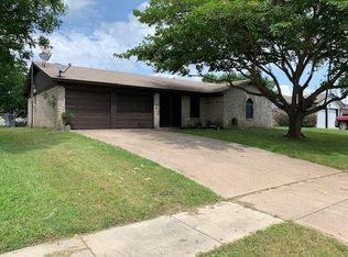 508 NW Sandra Ln, Burleson, TX 76028