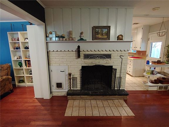 5th image of 2133 Huntleigh Dr