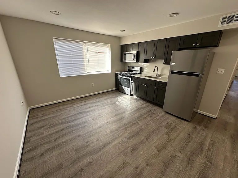 1814 Q St SE #203 — Photo 3