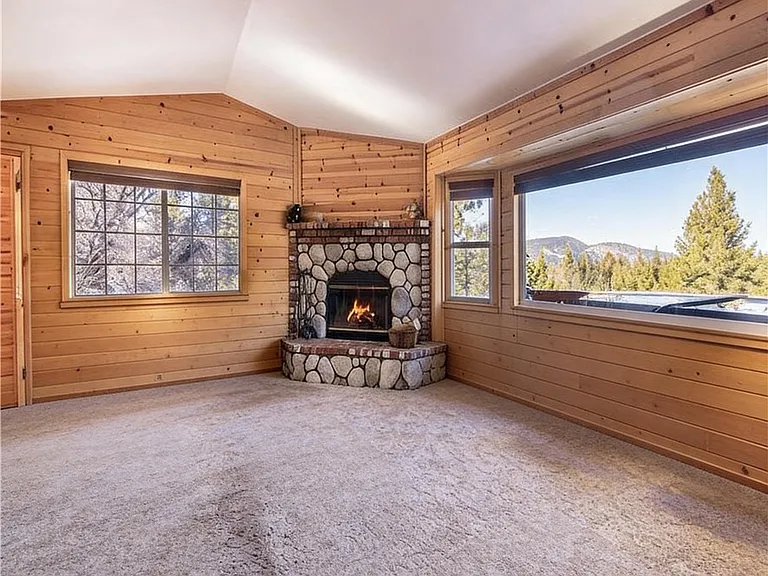 479 Villa Grove Ave — Photo 4