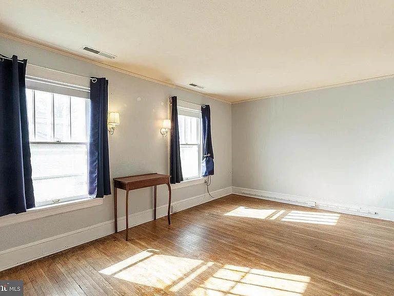 84 W Green St — Photo 19