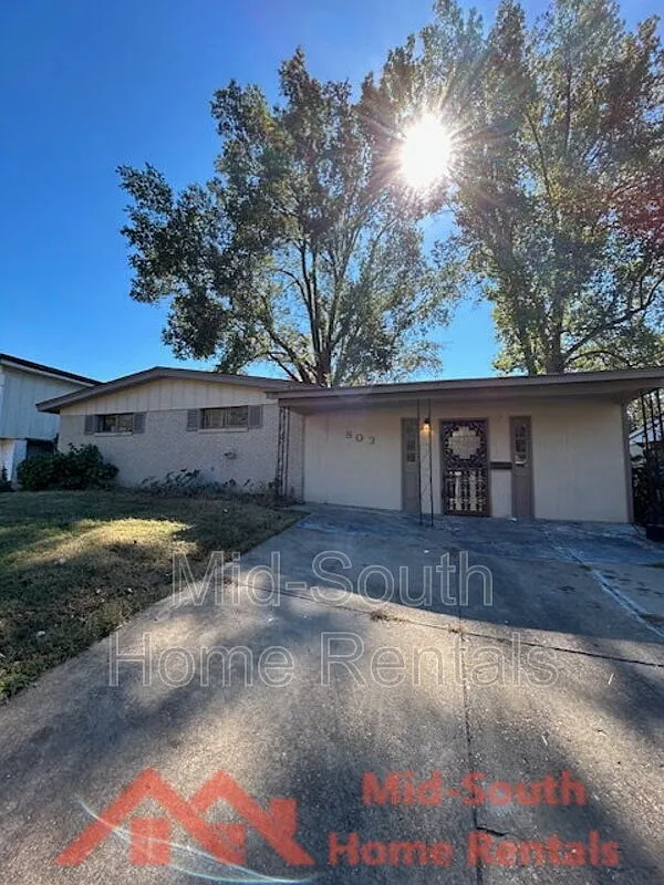 3 bed, 1.0 bath, 1872 sqft, $1,350 — Photo 3