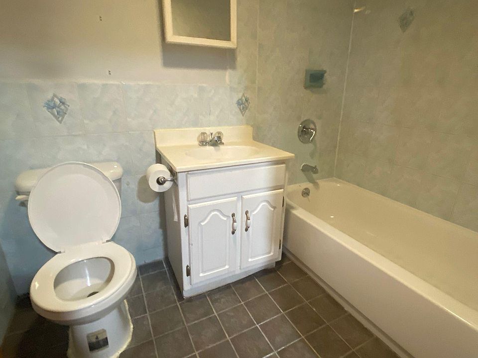 1st image of 9508 239th St #1