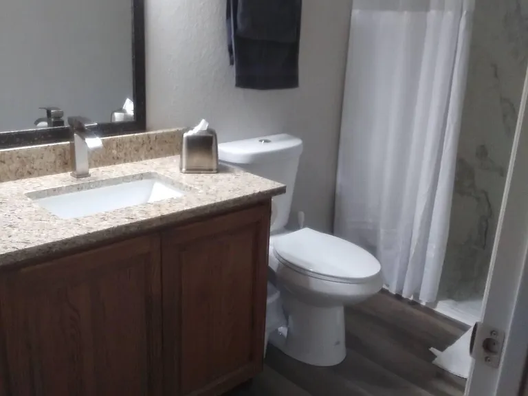 5500 N Valley View Rd #210 — Photo 8