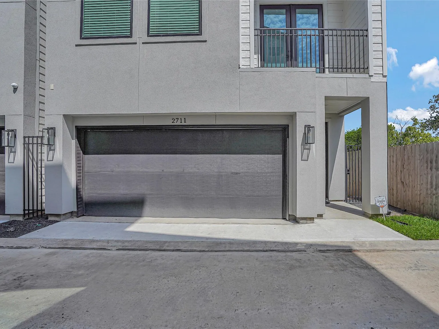 3 bed, 3.5 bath, 1842 sqft, $2,750 — Photo 2